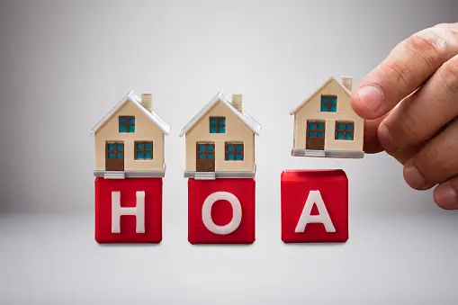 HOA fees to compare when choosing a neighborhood in Fort Bend County