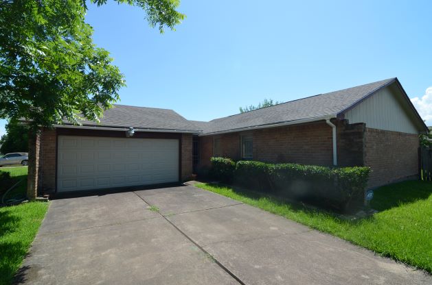 INVESTMENT OR PURCHASE FOR YOURSELF - JUST LISTED IN HOUSTON, TEXAS
