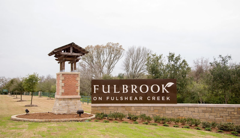 Fulbrook on Fulshear Creek Crossing Community sign located in Fulshear Texas