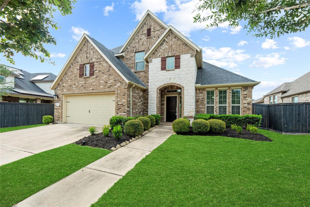 934 Windy Garden Way Sold in Harvest Green